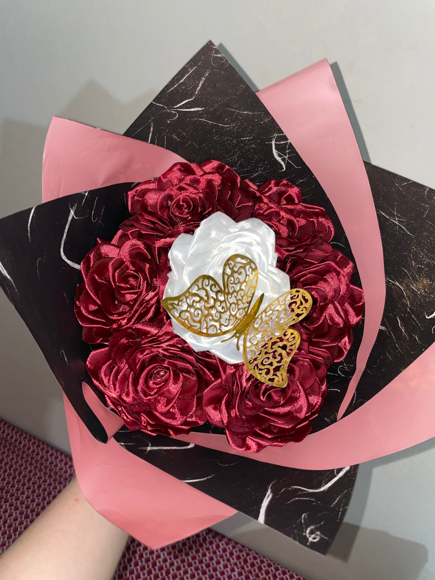 بوكيه ورد ستان أحمر غامق(grona)