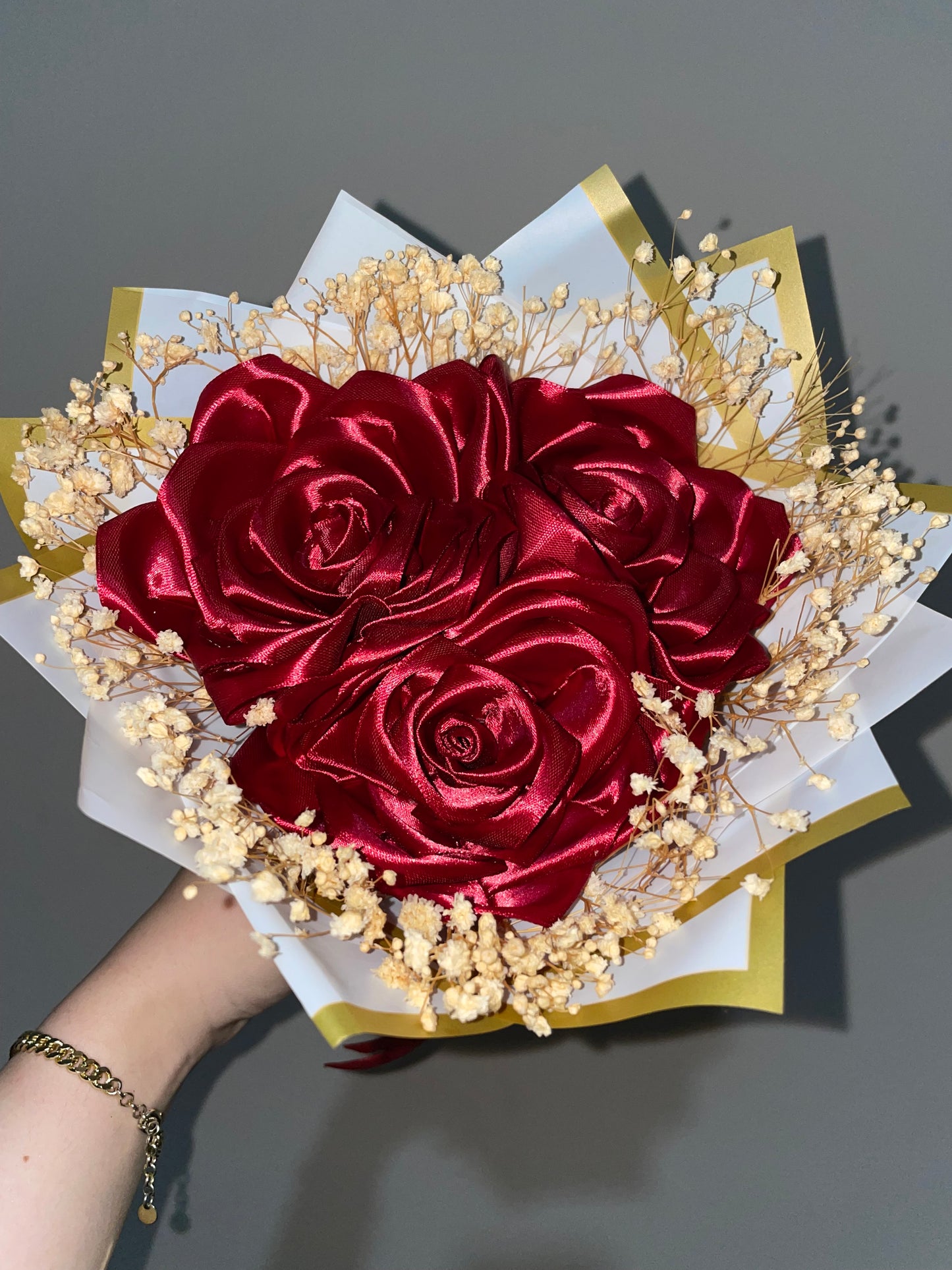 بوكيه ورد ستان أحمر