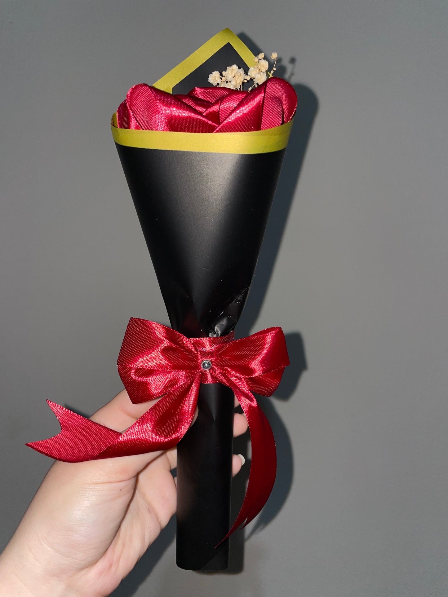 بوكيه ورد ستان أحمر